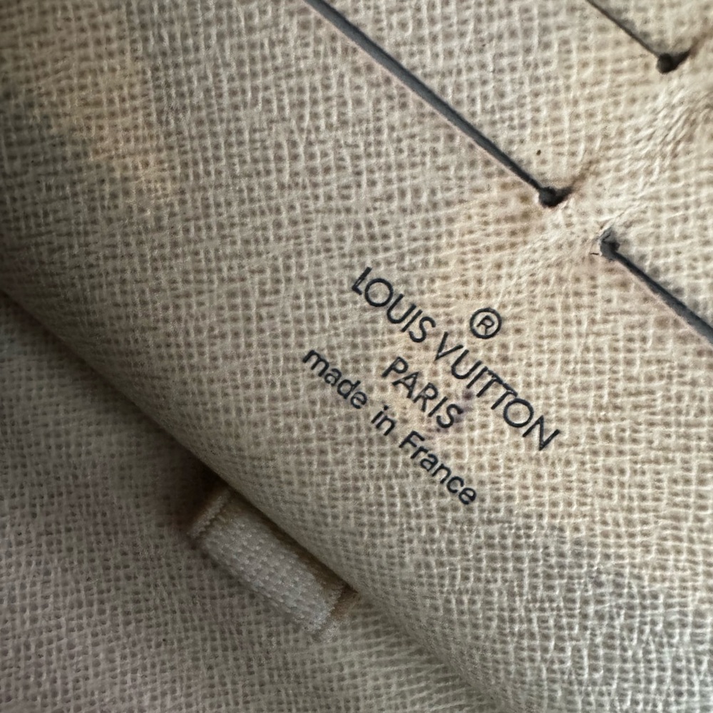 Louis Vuitton
Damier Azur zip large organizer converted
Crossbody pre-loved - Picture 13 of 17
